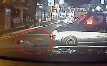 媒体查证“碰瓷男遭女司机碾轧”：发生在韩国