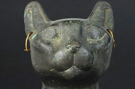 以为是复制品 古埃及猫头铜雕逾5万英镑成交