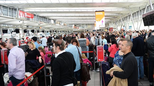 全澳耗资1800万引进92道机场安检门 提升反恐力